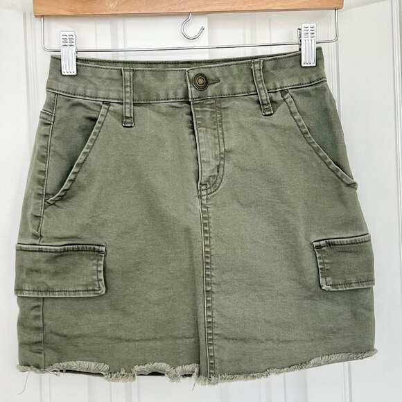 SO Juniors Olive Army Green High-Waist Cargo Pocket Frayed Hem Mini Skirt - Sz 1 - Picture 1 of 6